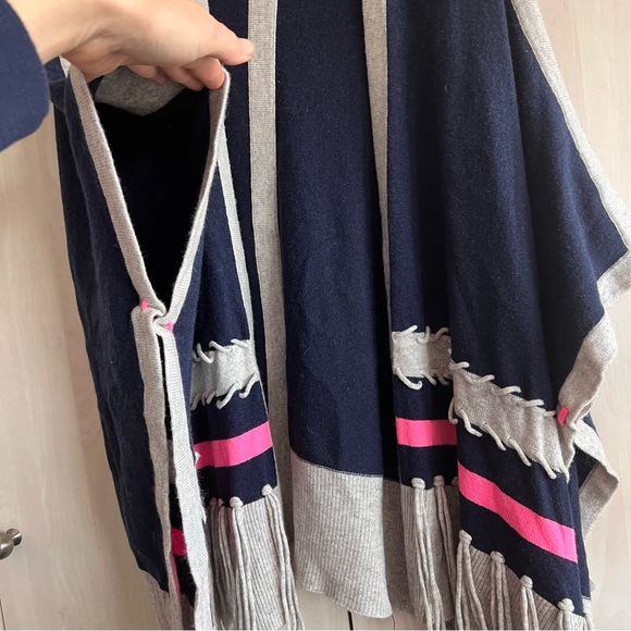 Label & Thread Ashley Cashmere & Wool Knit Poncho campfire cozy wrap - Picture 4 of 7